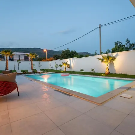 Villa Alba - Countryside Hideway Between Mostar & *